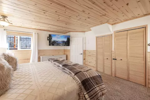 Bedroom - 42948 Moonridge Rd, Big Bear City, CA 92314 photo 7 of 10