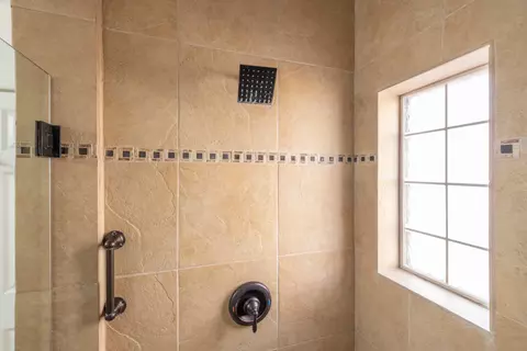 Bath - 42948 Moonridge Rd, Big Bear City, CA 92314 photo 4 of 6