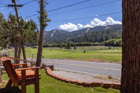 Exterior - 42948 Moonridge Rd, Big Bear City, CA 92314 photo 2 of 26