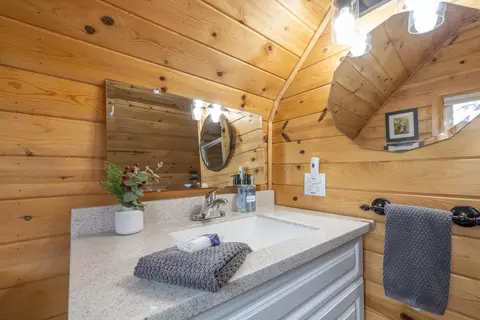 Bath - 42948 Moonridge Rd, Big Bear City, CA 92314 photo 6 of 6