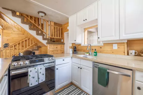Kitchen - 42948 Moonridge Rd, Big Bear City, CA 92314 photo 2 of 4