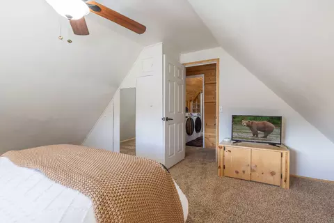 Bedroom - 42948 Moonridge Rd, Big Bear City, CA 92314 photo 10 of 10