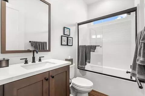 Bath - 82420 Crane Dr, Indio, CA 92201 photo 3 of 4