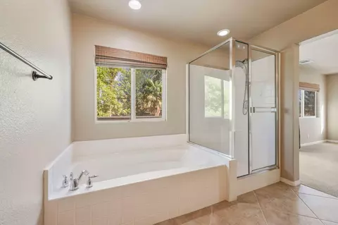 Bath - 84560 Bellissimo Cir, Indio, CA 92203 photo 2 of 5
