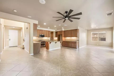 Living - 84560 Bellissimo Cir, Indio, CA 92203 photo 4 of 7