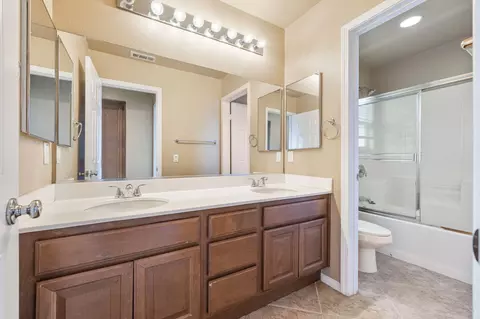 Bath - 84560 Bellissimo Cir, Indio, CA 92203 photo 3 of 5