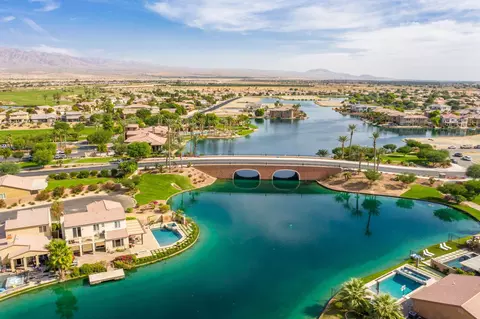 View/Area - 84560 Bellissimo Cir, Indio, CA 92203 photo 2 of 7