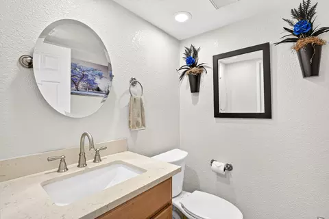 Bath - 49070 Tango Ct, La Quinta, CA 92253 photo 1 of 5