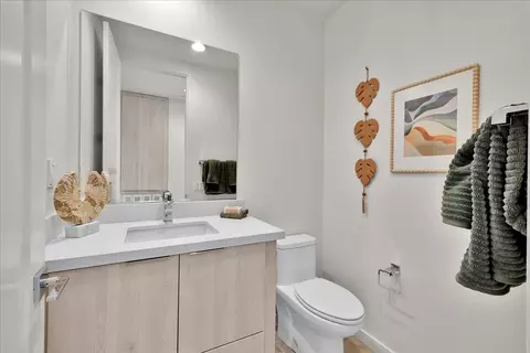 Bath - 714 Obsidian Loop E, Palm Springs, CA 92264 photo 3 of 3