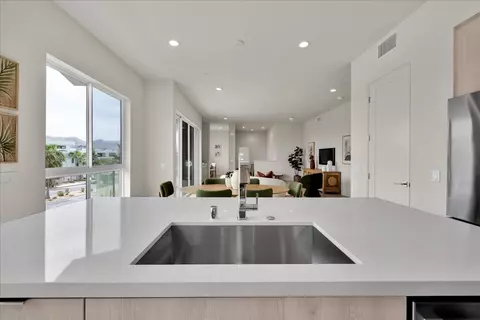 Kitchen - 714 Obsidian Loop E, Palm Springs, CA 92264 photo 5 of 6