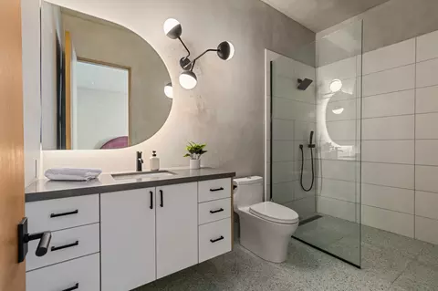 Bath - 1824 Mountain Shadow Rd, Joshua Tree, CA 92252 photo 5 of 6