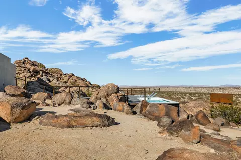 Exterior - 1824 Mountain Shadow Rd, Joshua Tree, CA 92252 photo 7 of 24