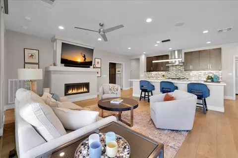 Living - 82460 Crane Dr, Indio, CA 92201 photo 3 of 4