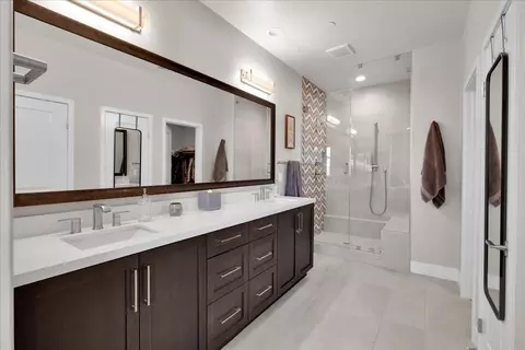Bath - 82460 Crane Dr, Indio, CA 92201 photo 1 of 3