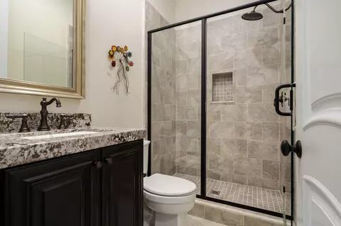 Bath - 81660 Macbeth St, La Quinta, CA 92253 photo 5 of 6