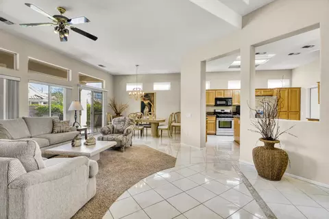 78902 Fountain Hills Dr, Palm Desert, CA 92211