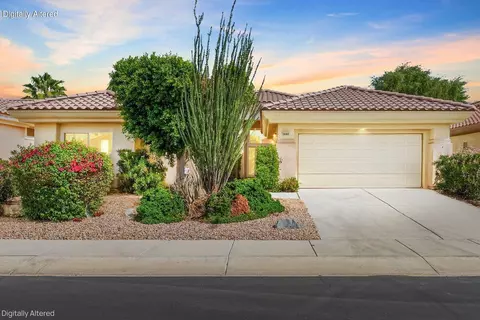 38482 Fallbrook Ave, Palm Desert, CA 92211