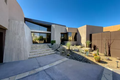 118 Kiva Dr, Palm Desert, CA 92260