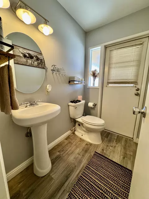 Bath - 369 N 10th St, Blythe, CA 92225 photo 1 of 6