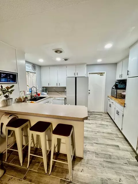 Kitchen - 369 N 10th St, Blythe, CA 92225 photo 1 of 1