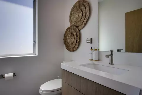 Bath - 5098 Balsa Ave, Yucca Valley, CA 92284 photo 1 of 8