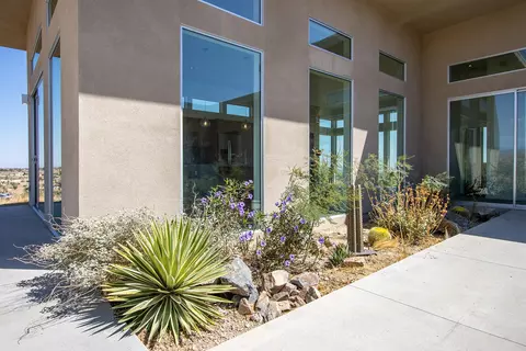 Exterior - 5098 Balsa Ave, Yucca Valley, CA 92284 photo 9 of 20