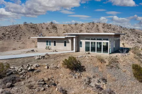 Exterior - 5098 Balsa Ave, Yucca Valley, CA 92284 photo 8 of 20