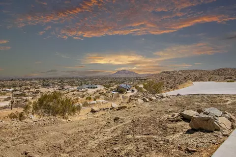 Other - 5098 Balsa Ave, Yucca Valley, CA 92284 photo 7 of 12