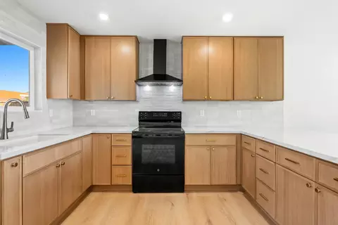 Kitchen - 83712 Cardinal Ave, Indio, CA 92201 photo 2 of 3