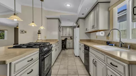 39911 Palm Greens Pkwy, Palm Desert, CA 92260