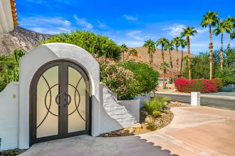 495 E Bogert Trl, Palm Springs, CA 92264