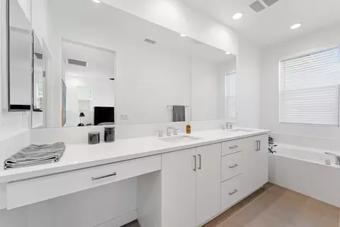 Bath - 35782 Mccarthy St, Palm Desert, CA 92211 photo 2 of 4