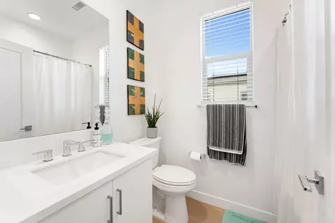 Bath - 35782 Mccarthy St, Palm Desert, CA 92211 photo 3 of 4