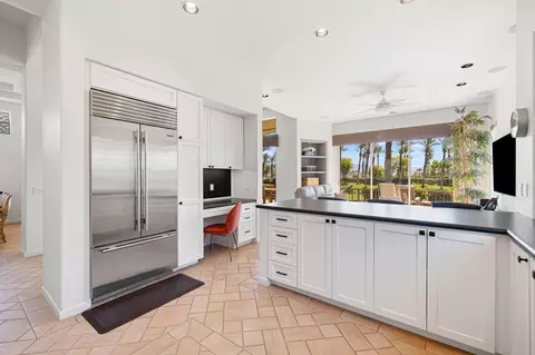 Kitchen - 236 Eagle Dance Cir, Palm Desert, CA 92211 photo 3 of 6