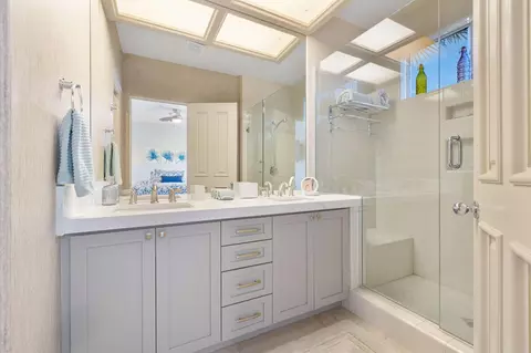 Bath - 236 Eagle Dance Cir, Palm Desert, CA 92211 photo 7 of 11