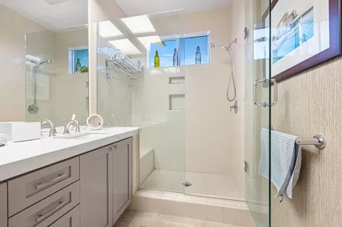 Bath - 236 Eagle Dance Cir, Palm Desert, CA 92211 photo 8 of 11