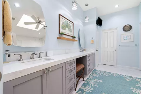 Bath - 236 Eagle Dance Cir, Palm Desert, CA 92211 photo 2 of 11