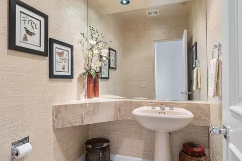 Bath - 236 Eagle Dance Cir, Palm Desert, CA 92211 photo 11 of 11