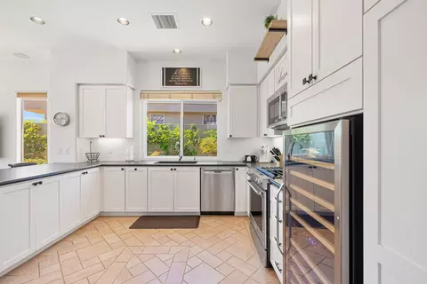 Kitchen - 236 Eagle Dance Cir, Palm Desert, CA 92211 photo 2 of 6