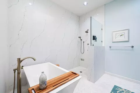 Bath - 236 Eagle Dance Cir, Palm Desert, CA 92211 photo 4 of 11