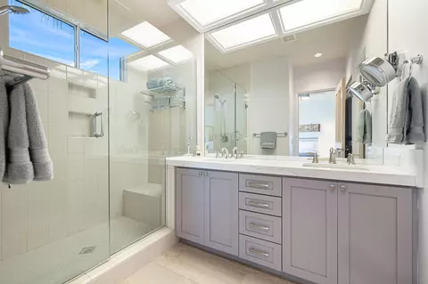 Bath - 236 Eagle Dance Cir, Palm Desert, CA 92211 photo 9 of 11