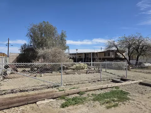 Exterior - 9554 Avenue E, Bombay Beach, CA 92257 photo 5 of 23