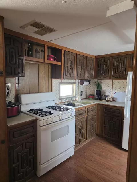 Kitchen - 9554 Avenue E, Bombay Beach, CA 92257 photo 3 of 3