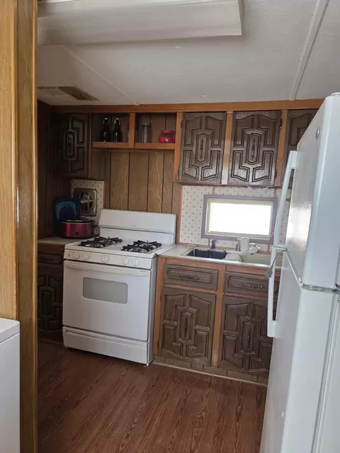 Kitchen - 9554 Avenue E, Bombay Beach, CA 92257 photo 2 of 3