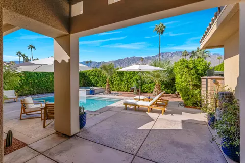 742 S Mountain View Dr, Palm Springs, CA 92264