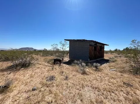 Exterior - 216 Jesse Rd, Landers, CA 92285 photo 2 of 9