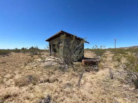 Exterior - 216 Jesse Rd, Landers, CA 92285 photo 6 of 9
