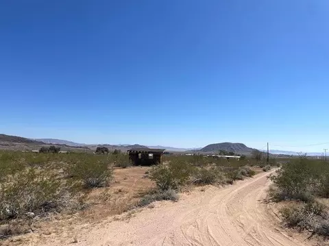 Exterior - 216 Jesse Rd, Landers, CA 92285 photo 3 of 9