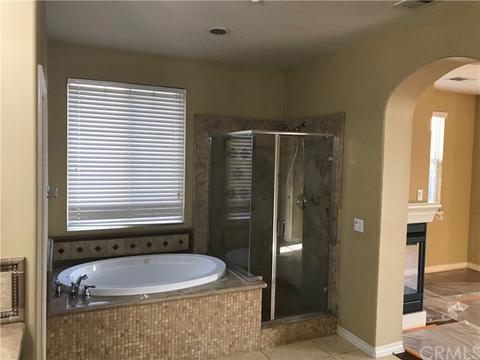 15890 Nuaimi Ln, Fontana, CA 92336 photo 12