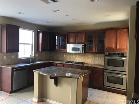 15890 Nuaimi Ln, Fontana, CA 92336 photo 2